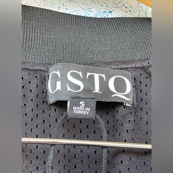 GSTQ Convertible Baseball Jacket Cape Size small In Midnight . - Picture 8 of 16